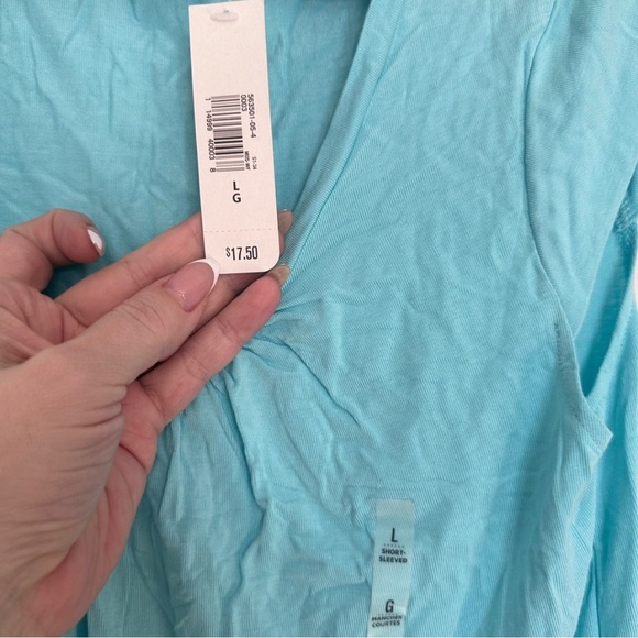 Aqua V-Neck Short-Sleeve Top - Picture 2 of 4